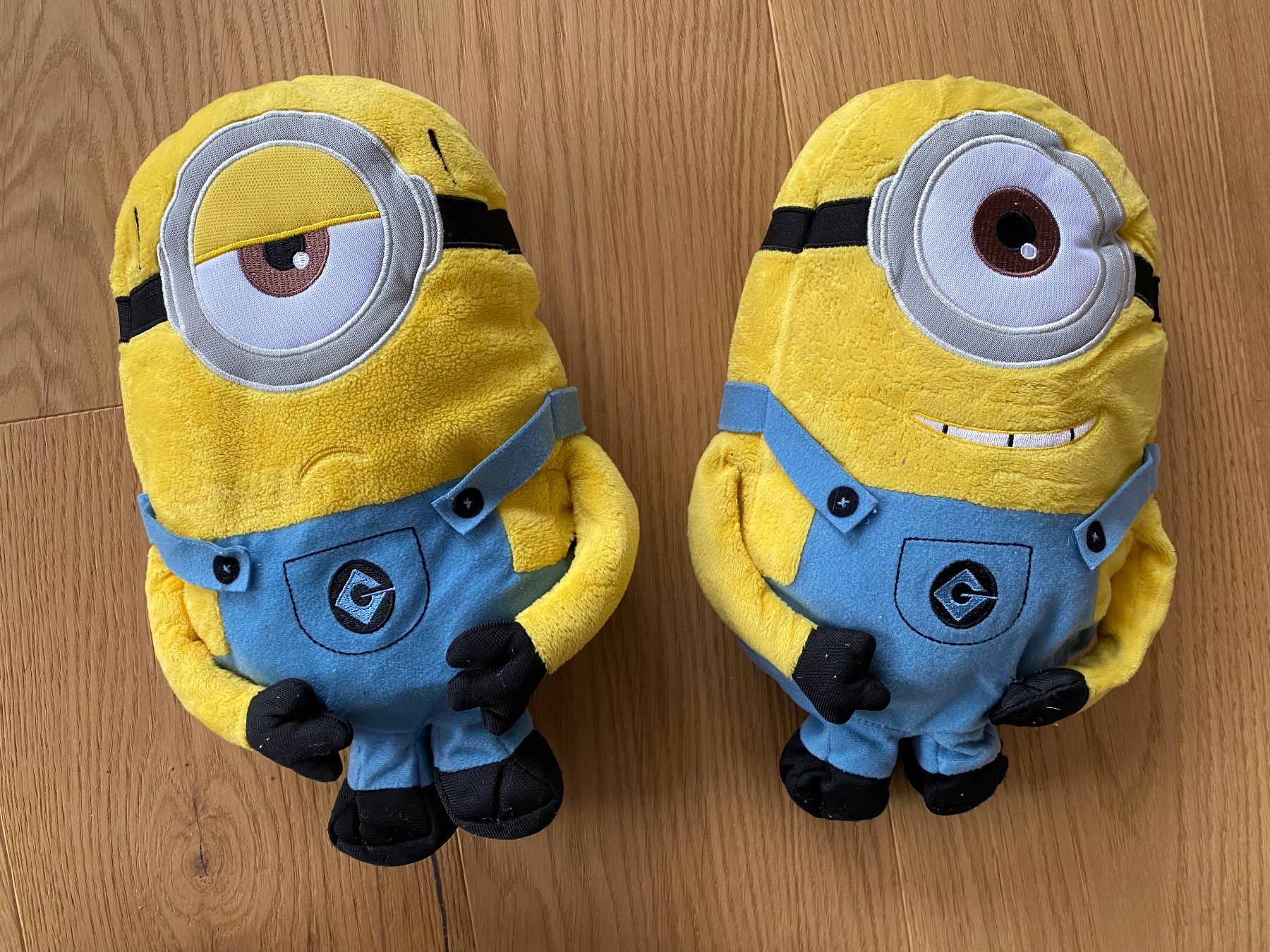 Giocattoli: 2x Plüsch Minion ca 30cm – Usato da Trachslau venduto da M_Schmid81