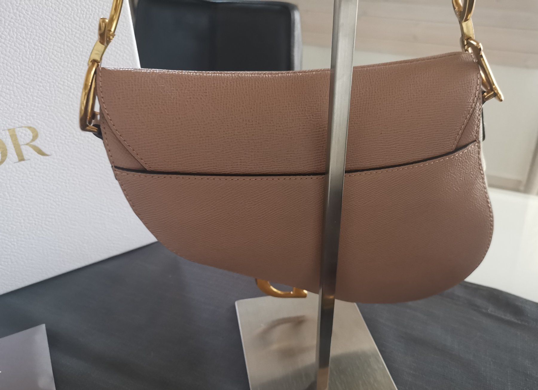Dior Sacs femmes: Dior Saddle Bag medium mit Guitar Strap – D'occasion à Fehraltorf par freeform2020 3