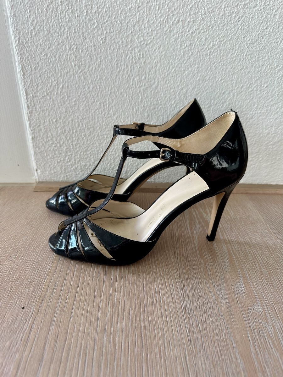 Zara Damenschuhe: Zara Basic black patent leather high heels – Gebraucht aus Horgen von cfedier2212 1