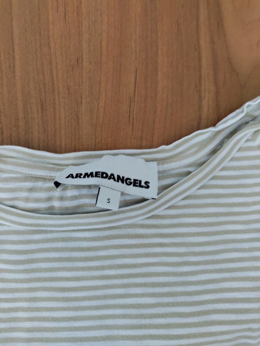Armedangels T-shirt: T-shirt beige gestreift von Armedangels – Usato da Port venduto da 243rina 1