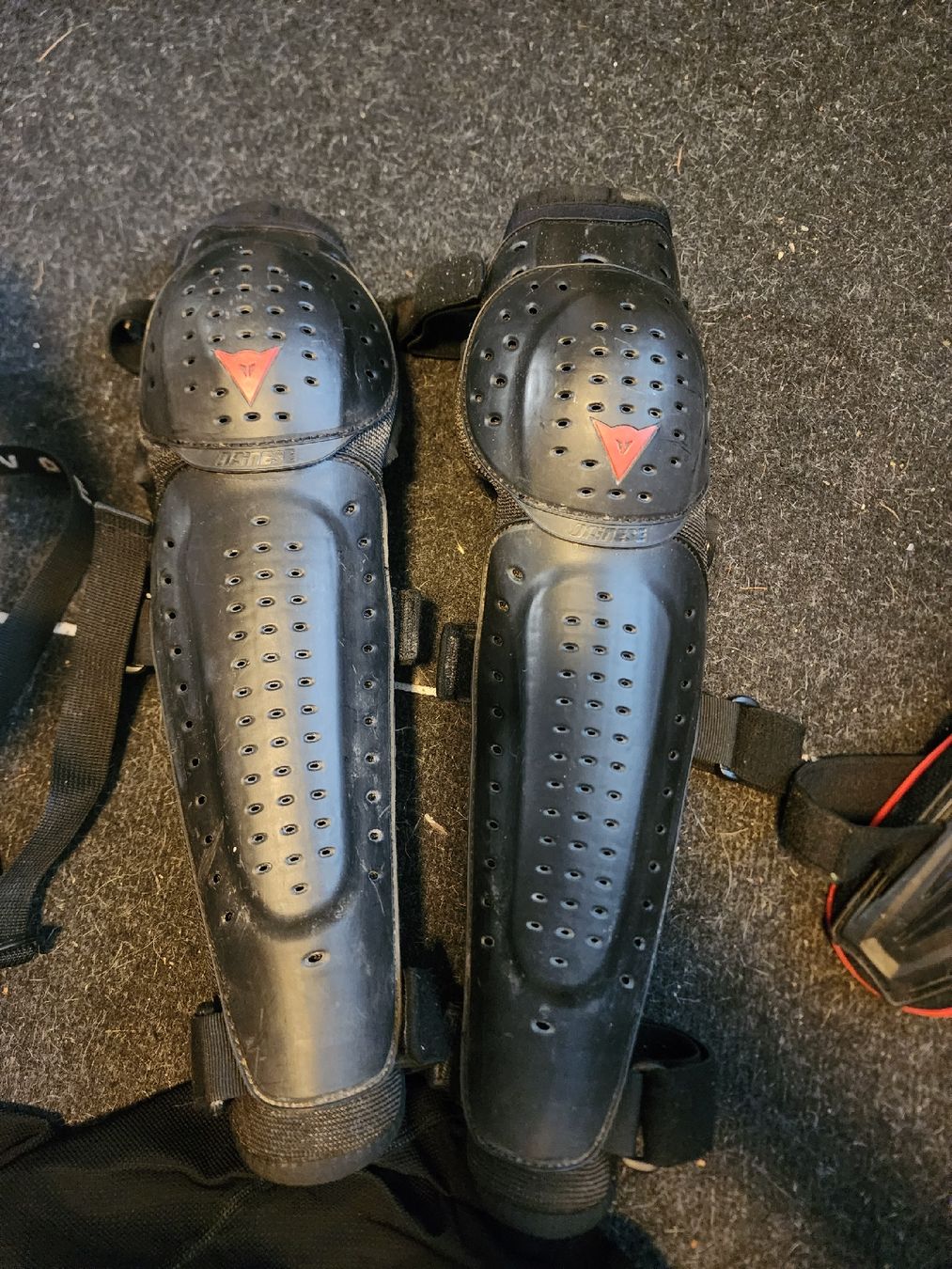 Protezioni & Imbottiture: Downhill Schutzbekleidung Set Nackenschutz Knie Ellenbogen – Usato da Berneck venduto da erato6 2