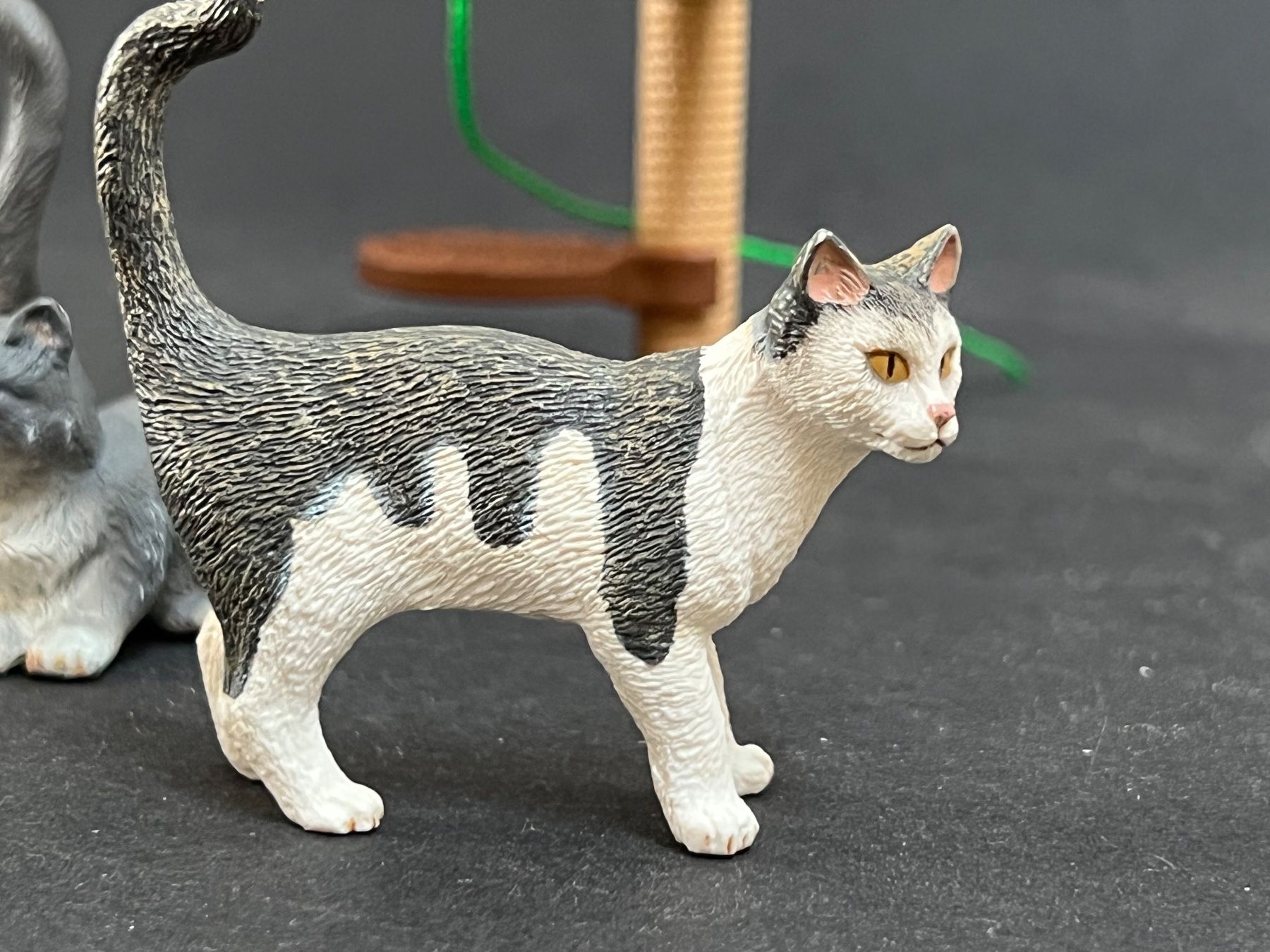 Schleich Statuette: Schleich Kratzbaum Katzenbaum Katze Katzen – Usato da Ennetbaden venduto da mapa05 2