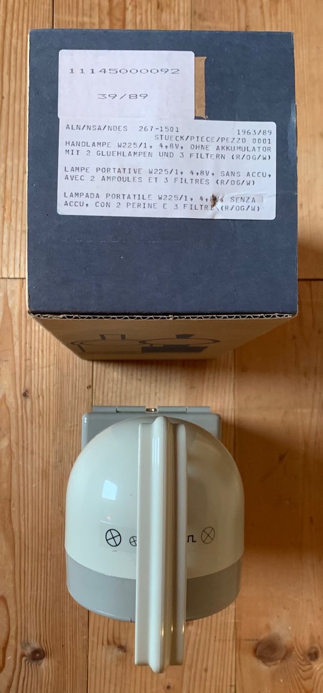 Schweizer Armee Lampen: Handlampe der CH Armee in Originalverpackung – Neu (gemäss Beschreibung) aus Goldingen von Bergler012 4