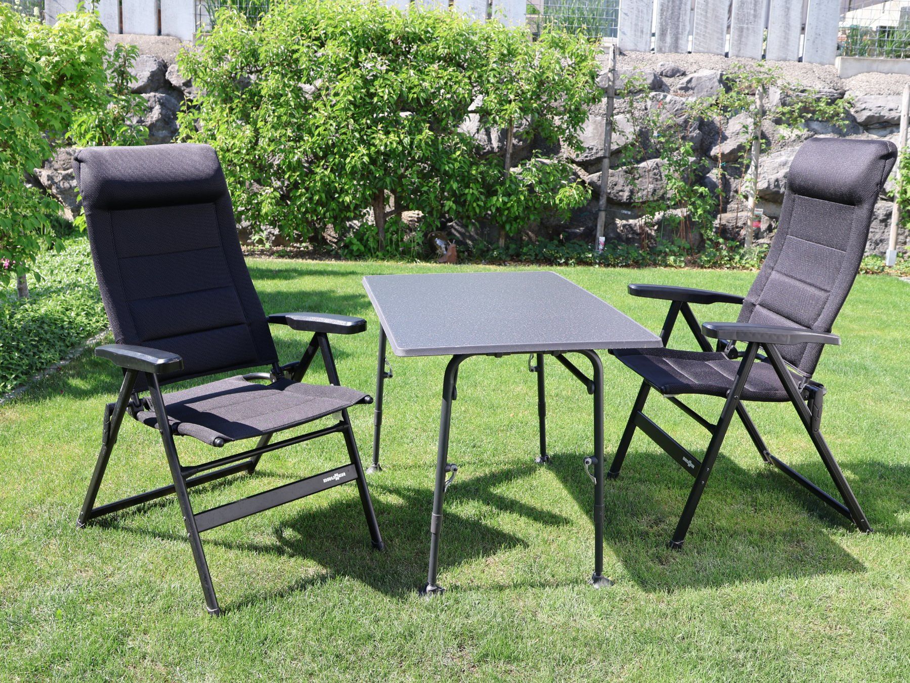 Set di tavolo e panche: Campingtisch mit 2 Sesseln – Usato da Tuggen venduto da Skip13