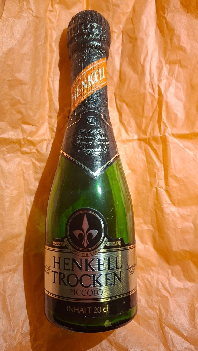 Bottiglie: Henkell Trocken Piccolo, 20cl; leer! – Usato da Weiningen ZH venduto da Annakatharina