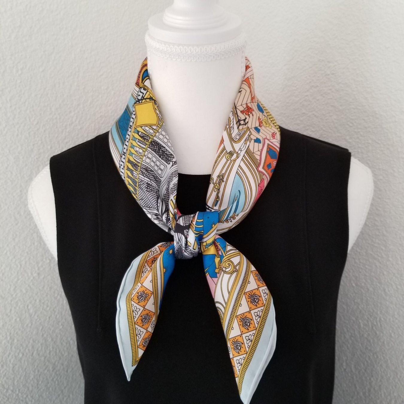Foulards, Tücher & Schals: NEW 65cm Silk Twill Scarf Luxurious Pattern Carriage & Bugs – Neu und originalverpackt aus Baar von virginiablossoms 4