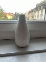 Weisse Vase mit Noppenmuster guter Zustand