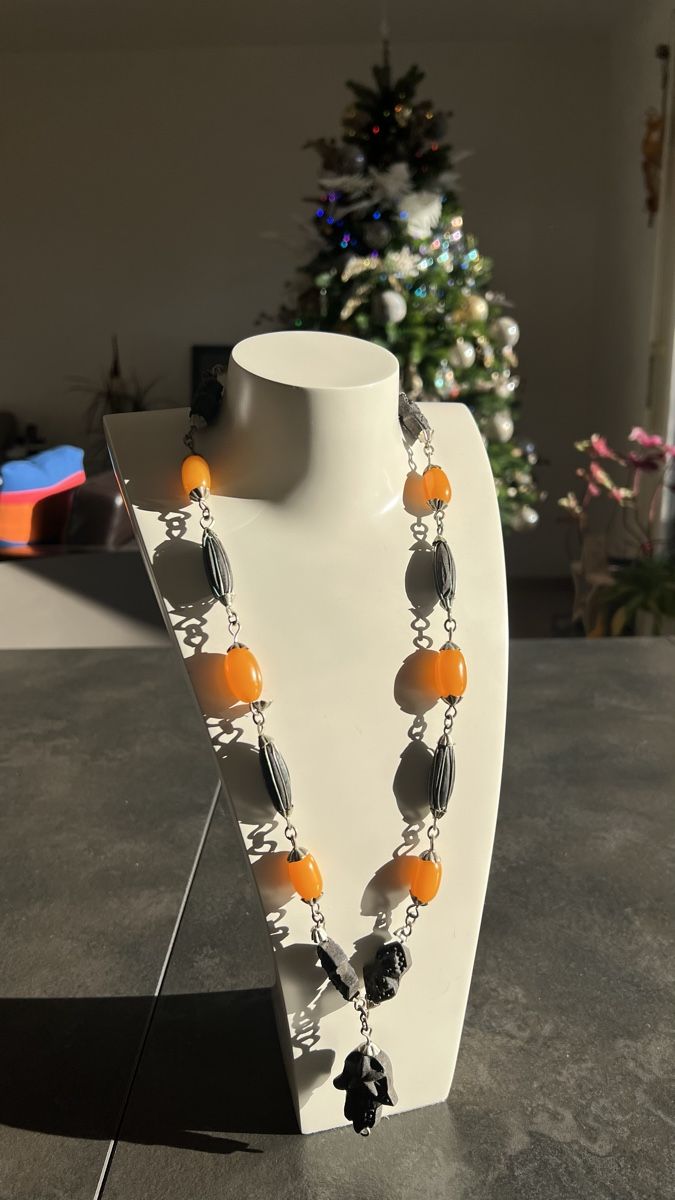 Catenine: Collier artisanal, perles orange, main de Fatma – Usato da Nyon venduto da stylevintage79 2