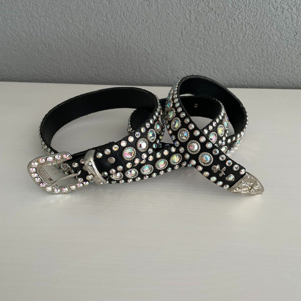 Cinture: Kippys schwarzer Ledergürtel mit Strass – Usato da Thun venduto da Rowaner