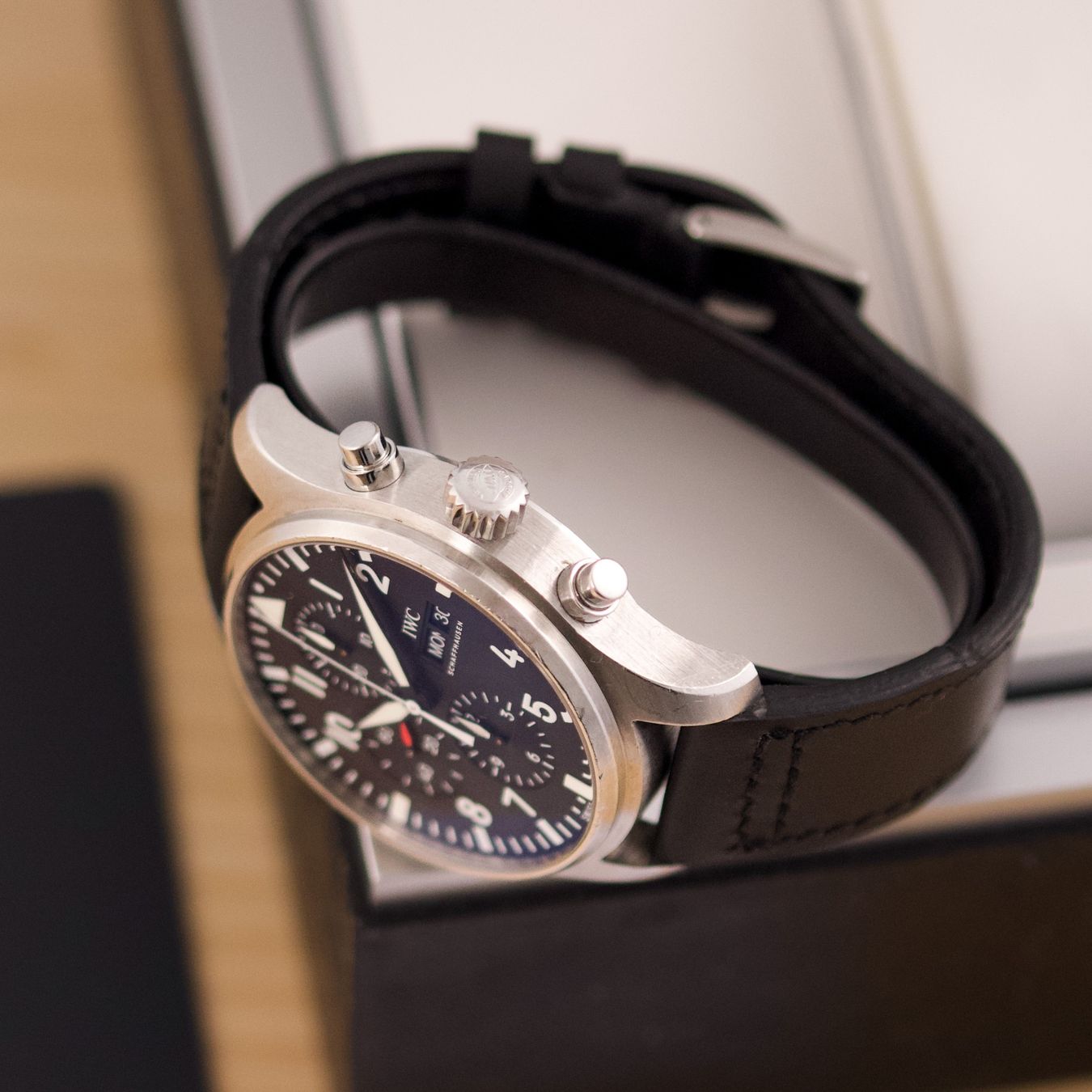 IWC Uhren: IWC Pilot Watch Chronograph /IW377709/ 2018/ Full Set – Gebraucht aus Luzern von PrimeSwissTime 9