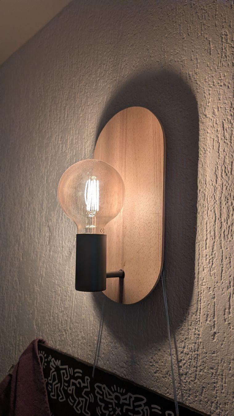 Lampade: Wandleuchte E27 Holz-Design mit Glühbirne – Usato da Glattbrugg venduto da nat_rq6p