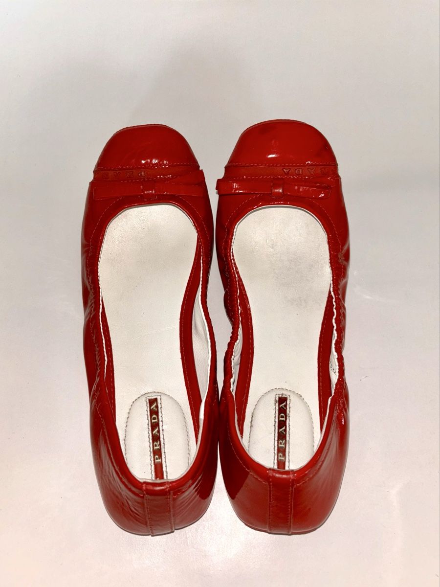 Prada Damenschuhe: Prada Ballerinas Lack rot - Gr. 36 – Gebraucht aus Schlieren von JoelleB. 3