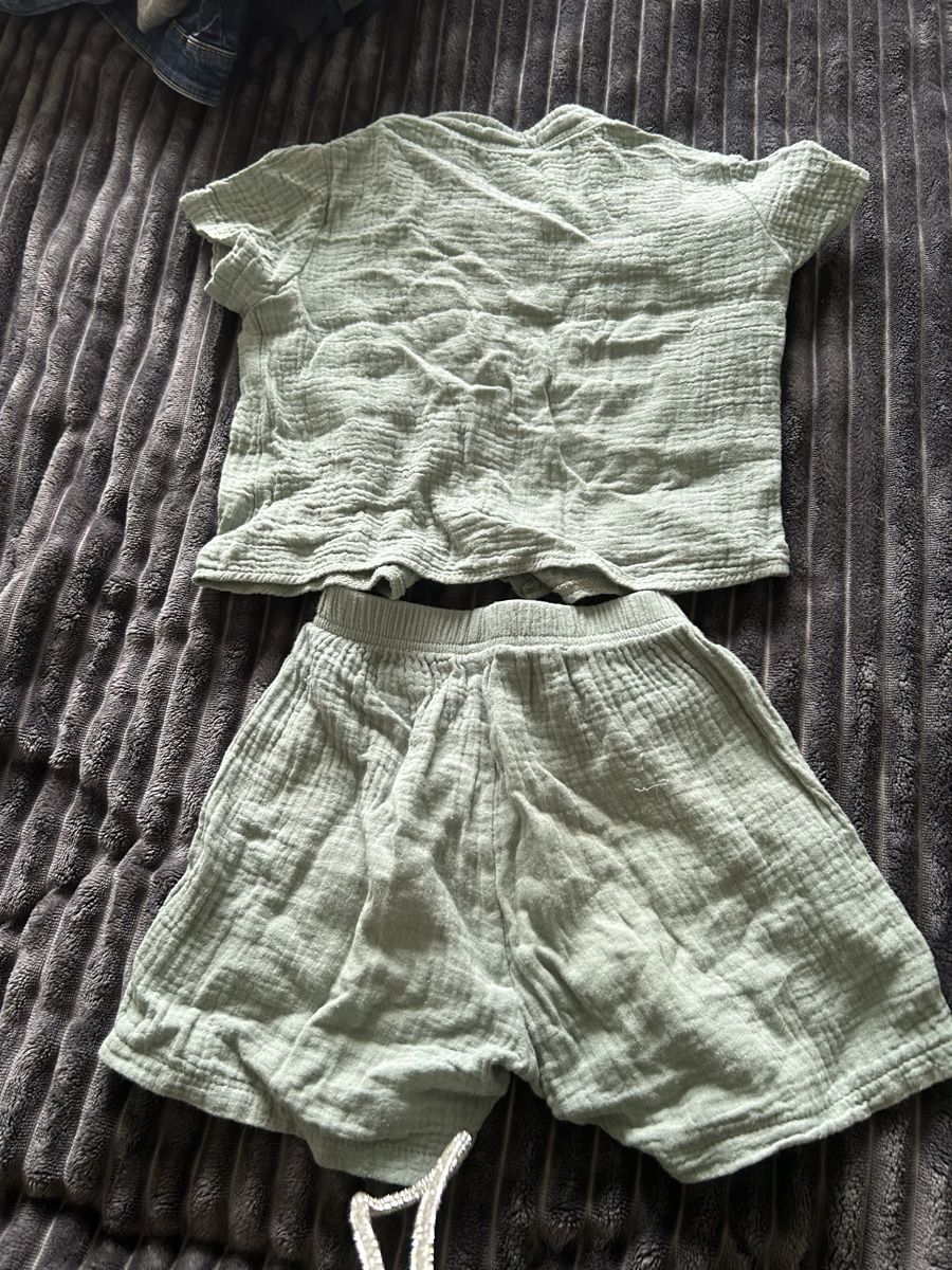 Lotti & Set di vestiti: Oberteil und hose – Usato da Staad SG venduto da cla_q9nm 1