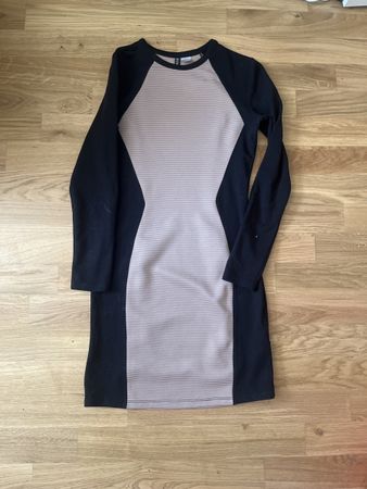 Robe noire et beige H&M