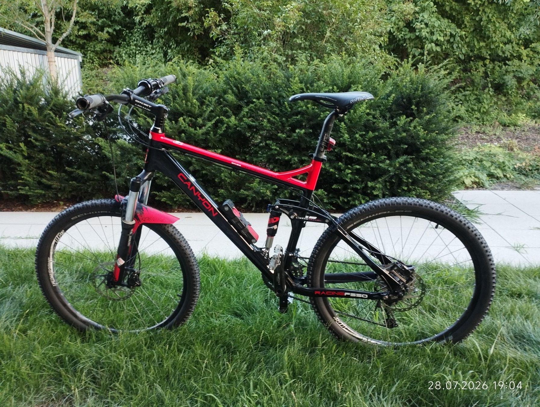 Canyon Vélos: Canyon Fully Mountainbike schwarz/rot – D'occasion à Hedingen par Maurice_Green 2