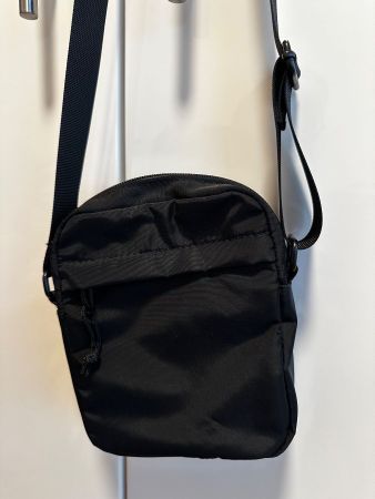 H&M Umhängetasche schwarz für Jungs, neuwertig