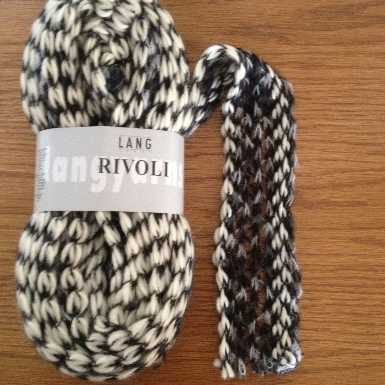Lang Yarns Lana: Grobstrickwolle – Nuovo (secondo la descrizione) da Balsthal venduto da dasesaro