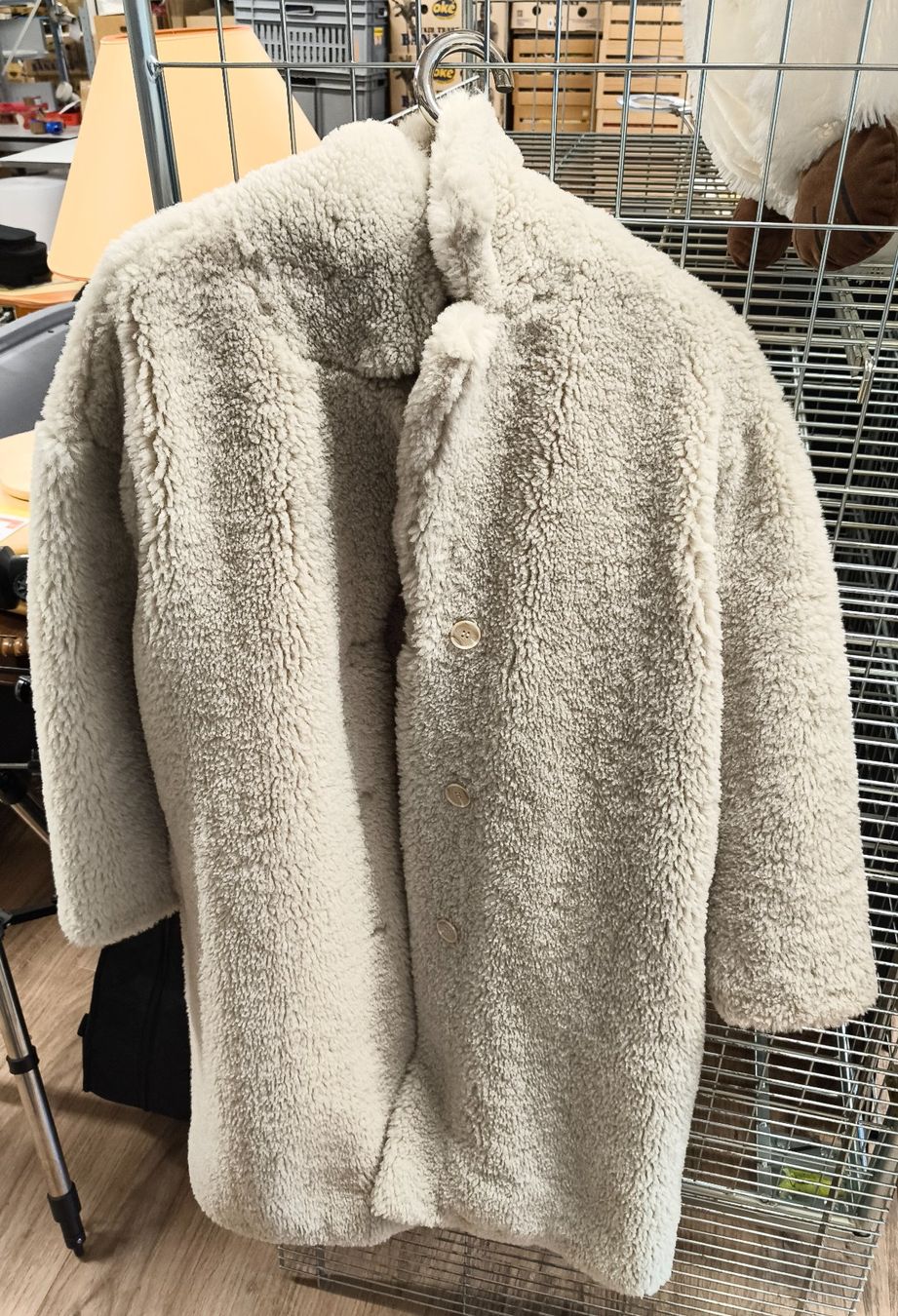 Guess Manteaux: Guess Mantel weiss – D'occasion à Basel par bk_brockibasel