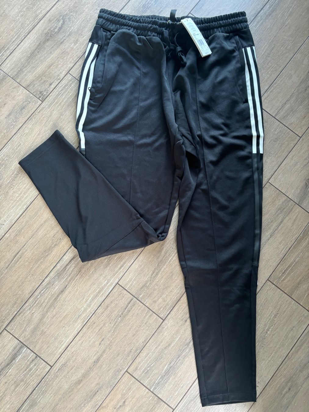 Adidas Pantaloni: L_adidas_NEU_LP 85 sfr – Nuovo e nell'imballaggio originale da Versegeres venduto da kista 6
