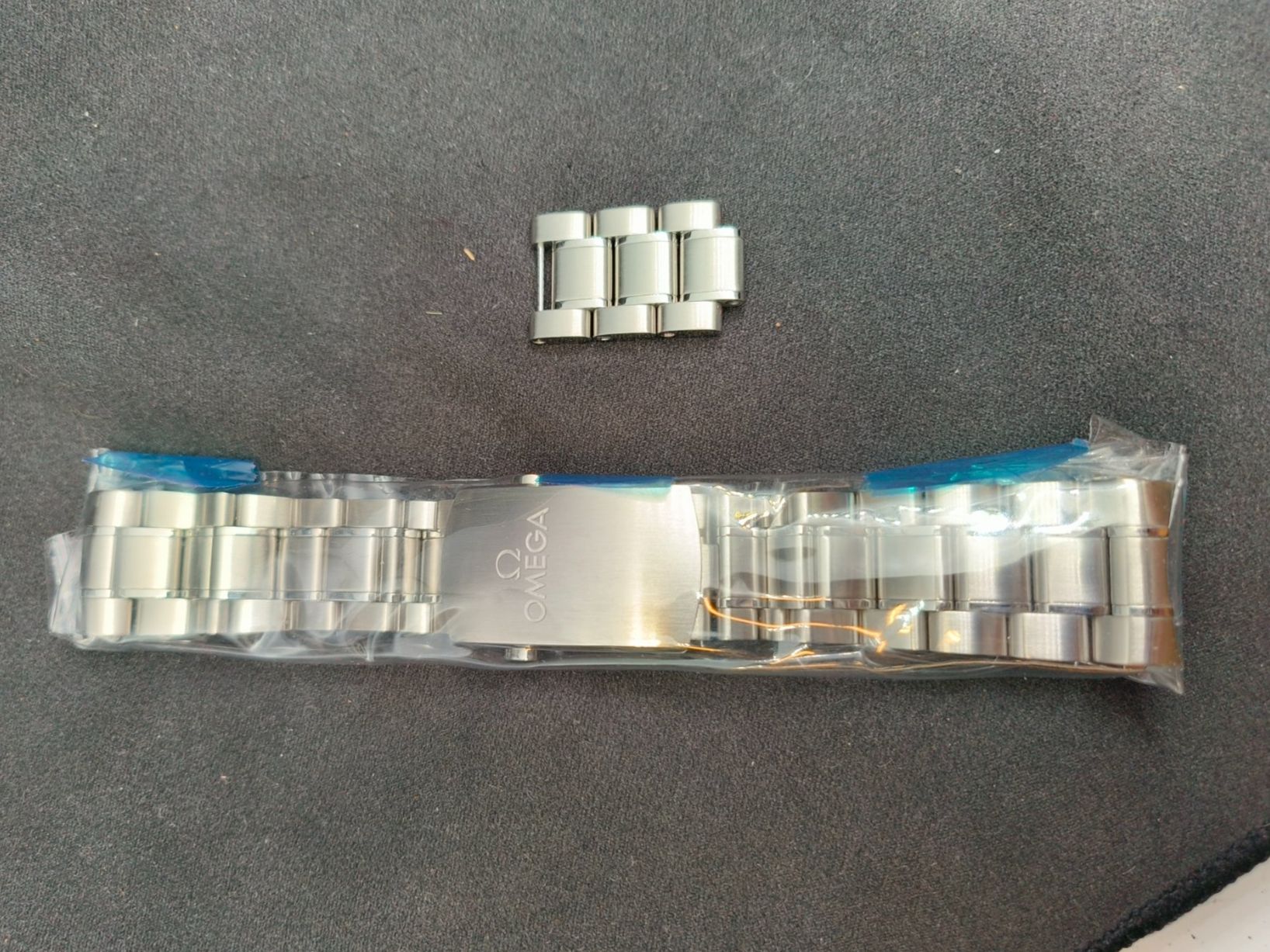 Omega Armbänder & -reifen: Bracelet - Omega – Gebraucht aus La Chaux-de-Fonds von curtitswisswatches