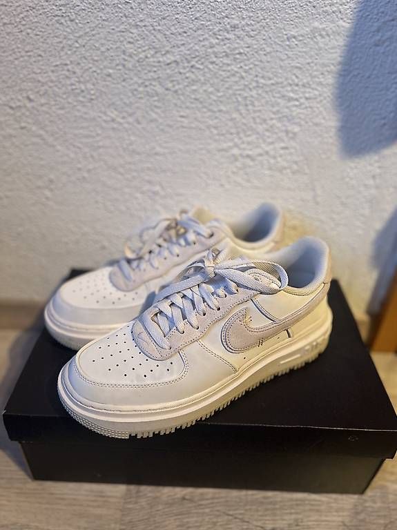 Herrenschuhe: Nike Air Force 1 07 LV8 – Gebraucht aus Studen BE von ram_27zy