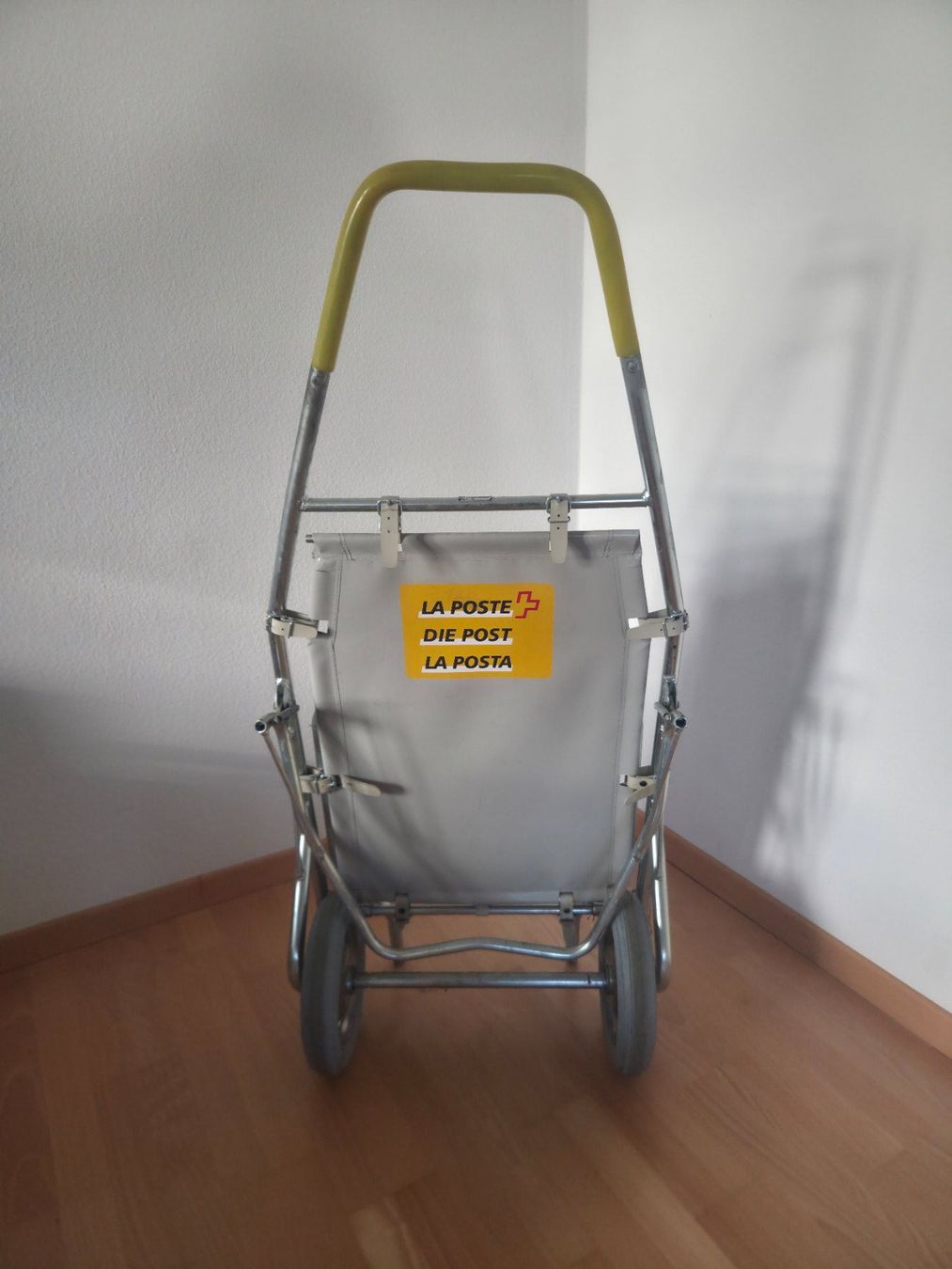 Schubkarren: Comorga Paketschubkarre Klappbar ab 1 CHF – Gebraucht aus Zürich von Wickeddude 1