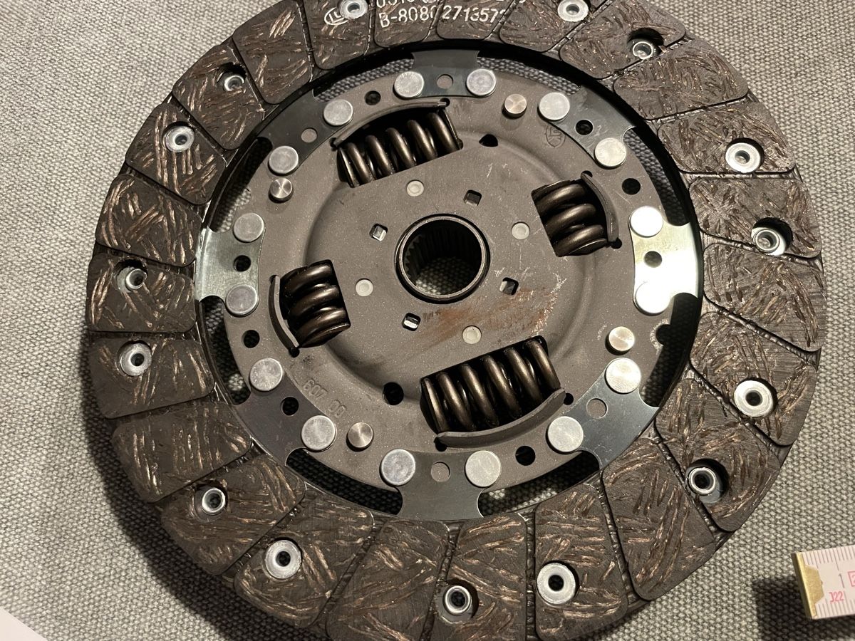 VW Tutti pezzi di ricambio auto: Kupplung neu – Nuovo (secondo la descrizione) da Pfäffikon SZ venduto da Jaguar81 4