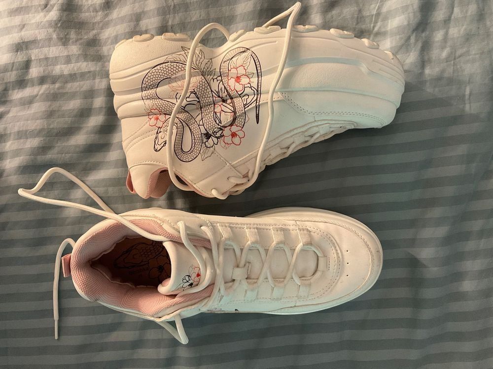Bershka Scarpe da donna: BERSHKA platform sneakers gr39 – Usato da Regensdorf venduto da amb_n5n7 1