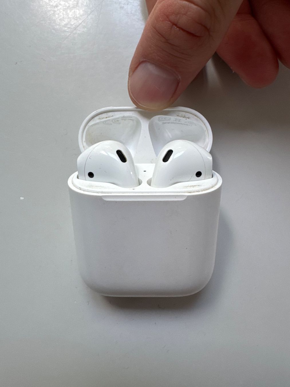 Apple Cuffie: Apple AirPods 1 – Usato da Uster venduto da Nyyk 1