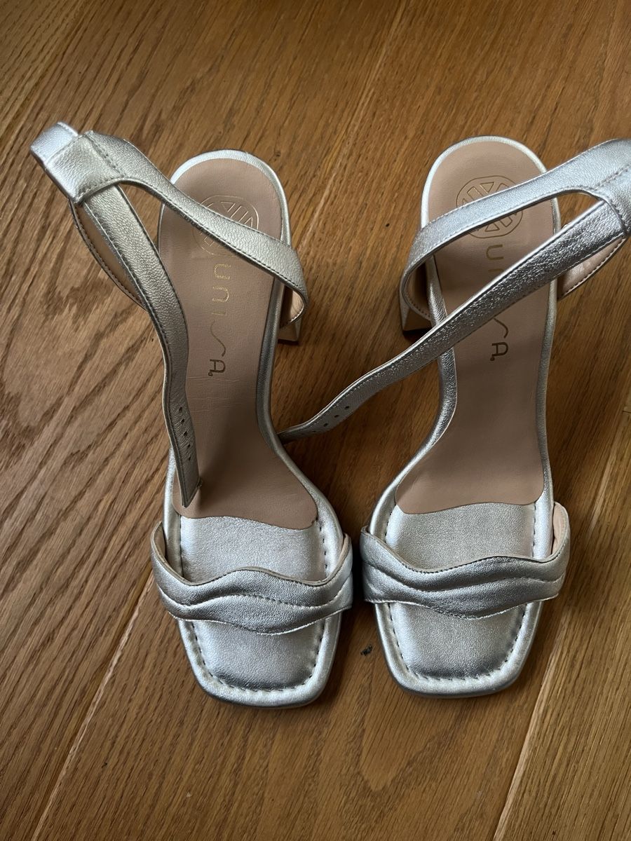 Unisa Damenschuhe: Unisa Sandalen Silber, Gr. 41 – Gebraucht aus Wädenswil von Iana32 2