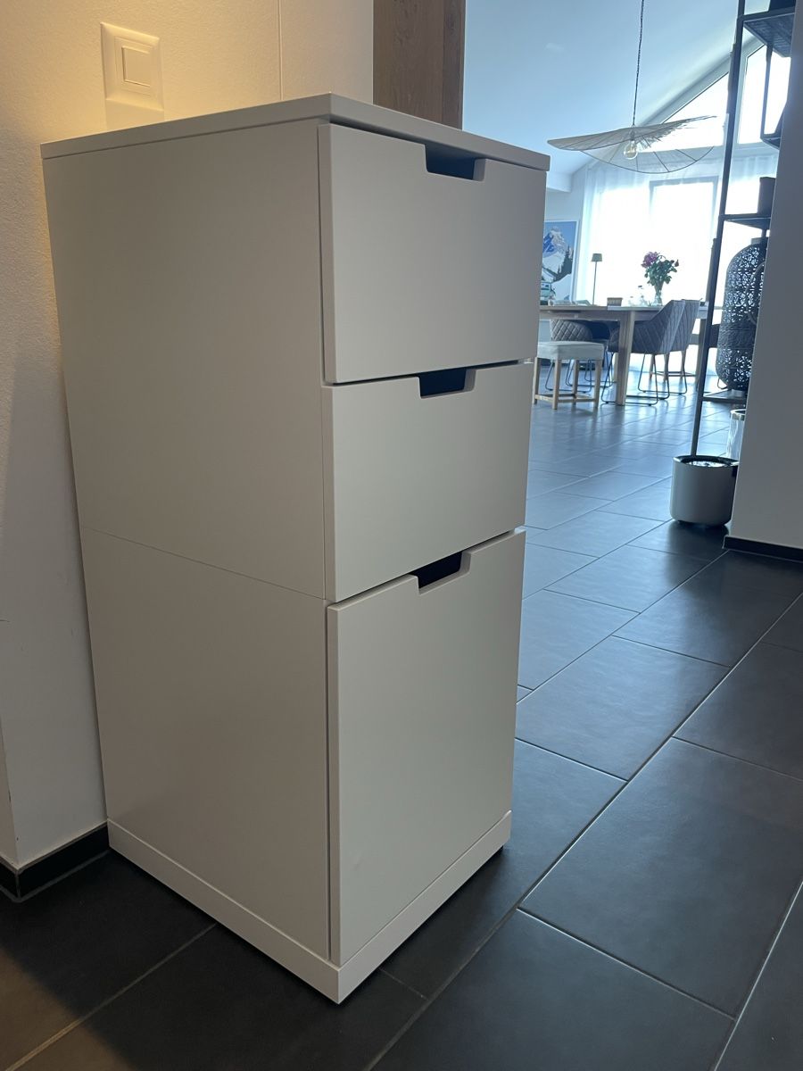 Cassettiere: White 3 Drawer Cabinet Nordli Ikea – Usato da Unterägeri venduto da VANDERROL 1