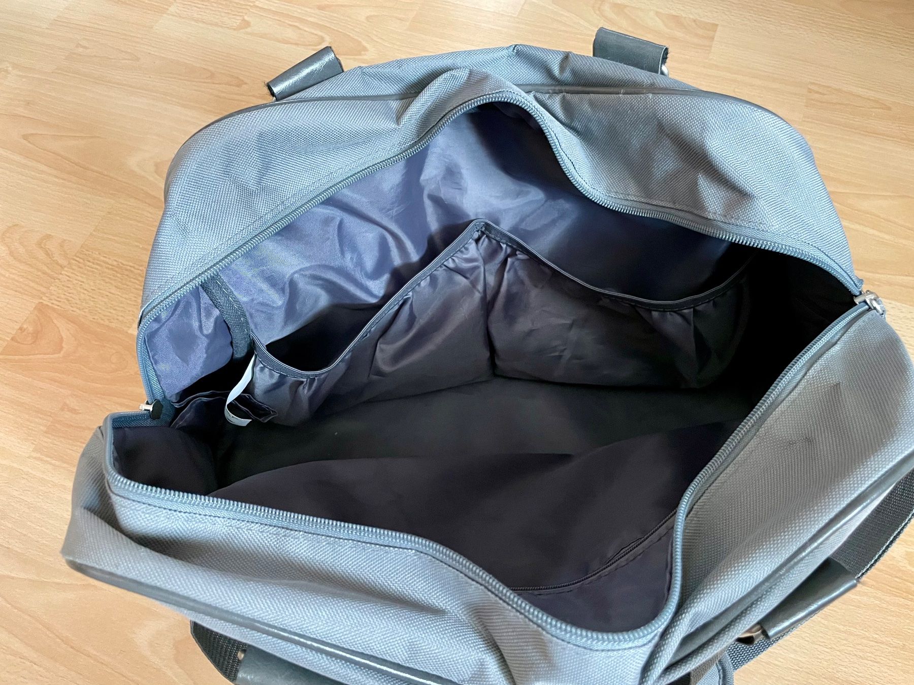Nafnaf Borse: Naf Naf Wickeltasche grau – Usato da Weingarten-Kalth venduto da ana_tim 2
