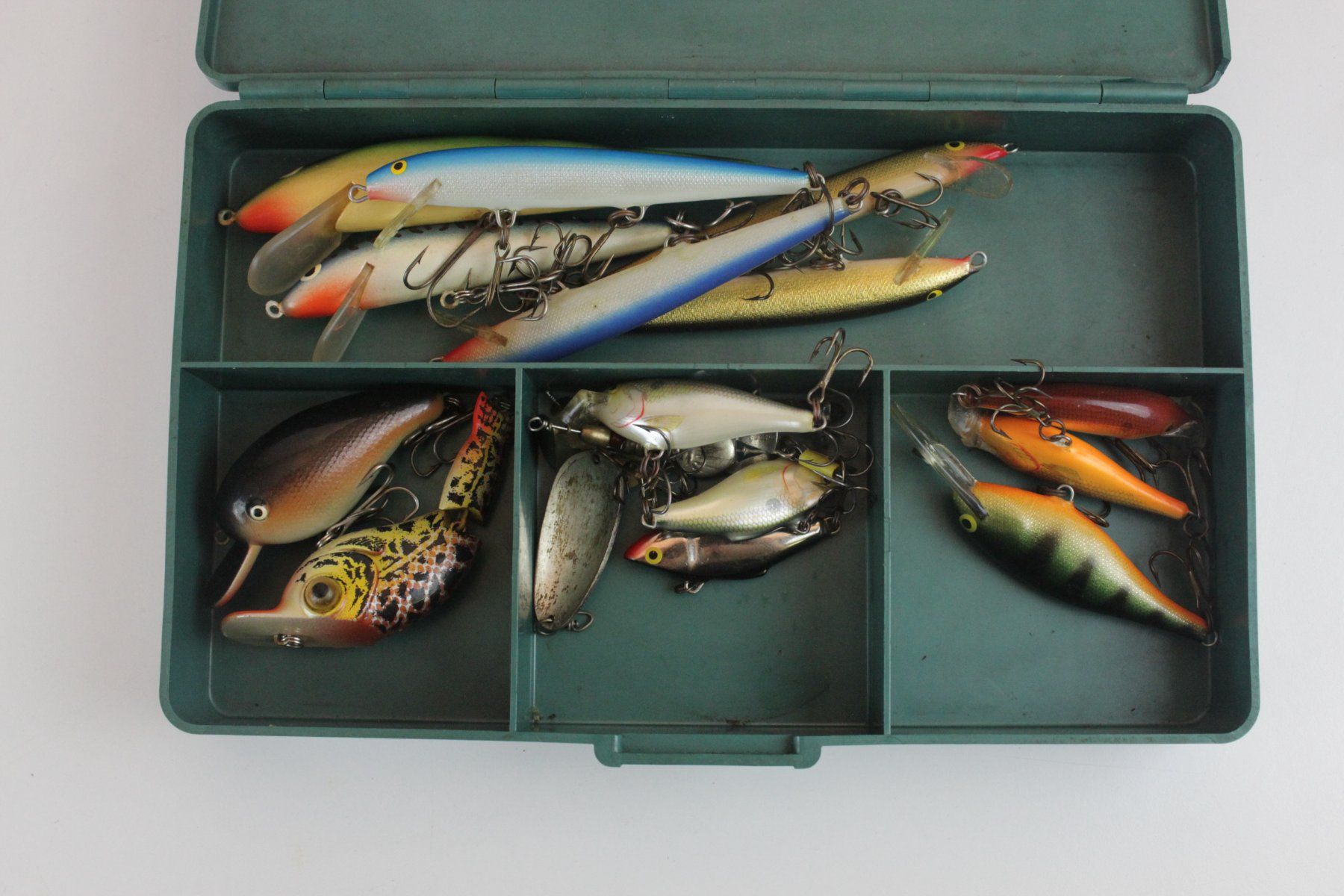 Rapala Esche: Konvolut Angelköder Rapala Wobbler Blinker Köder – Usato da Basel venduto da IRMAundFRED 2