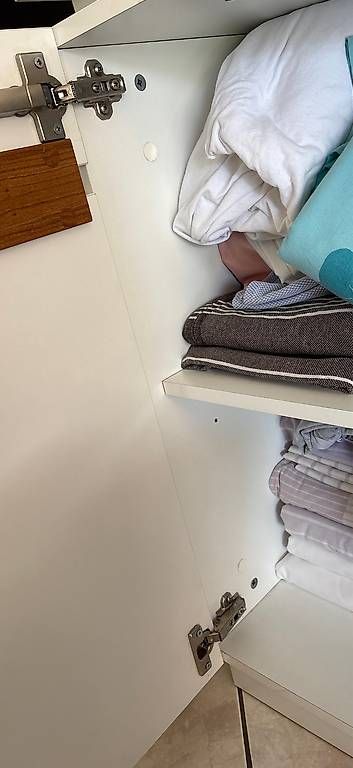 Cassettiere: Grande commode de salon (sans miroir) – Usato da La Tour-de-Trême venduto da gan_5k85 2