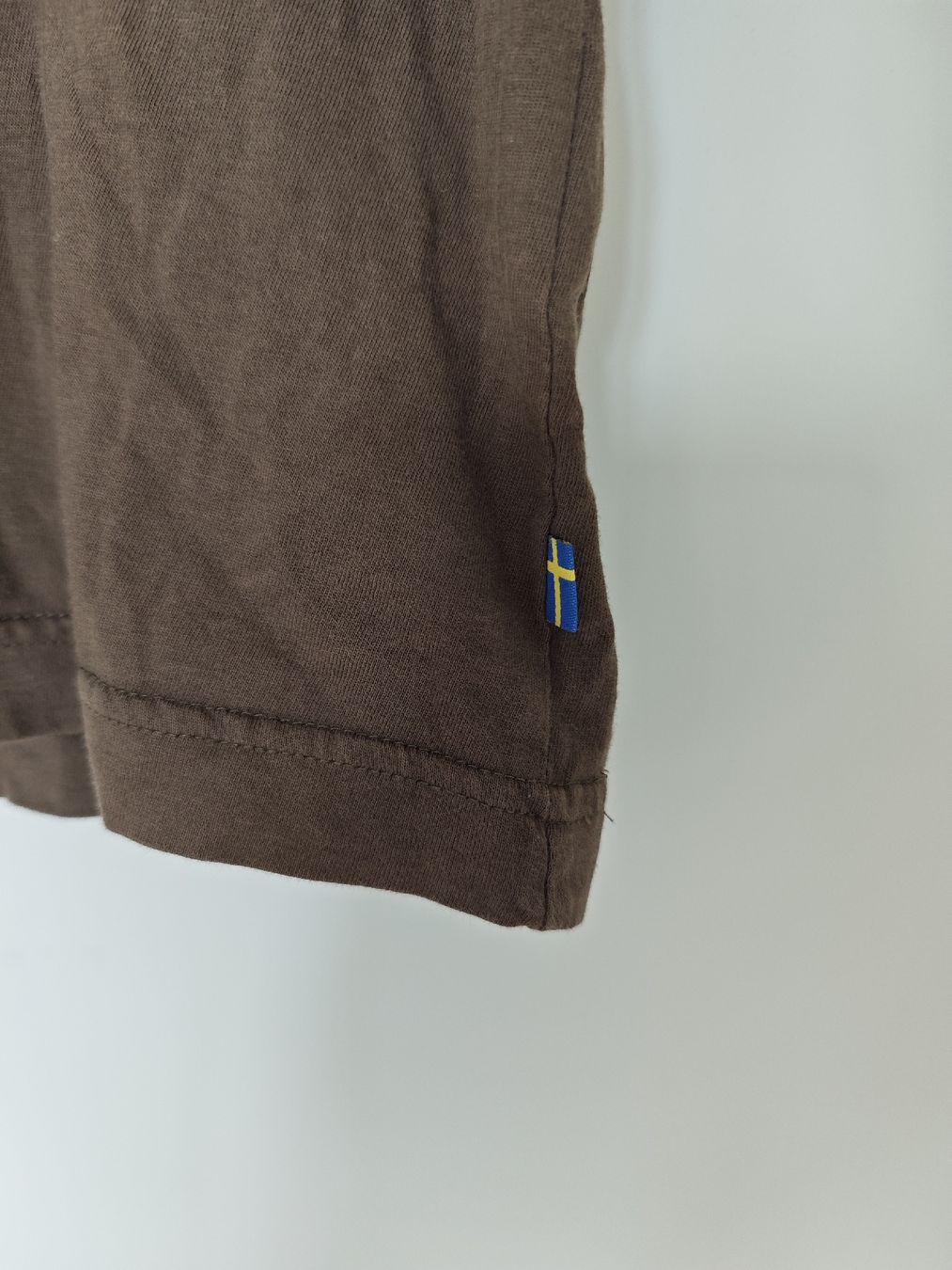 Fjällräven T-shirt: Fjallraven t-shirt – Usato da Bassins venduto da shaguy09 1