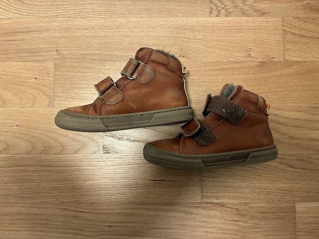 Scarpe per ragazzi: Kinder Winterstiefel von Develab – Usato da Luzern venduto da Mihnea_D 2