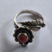 Fingerring Blume mit Koralle,925 Silber