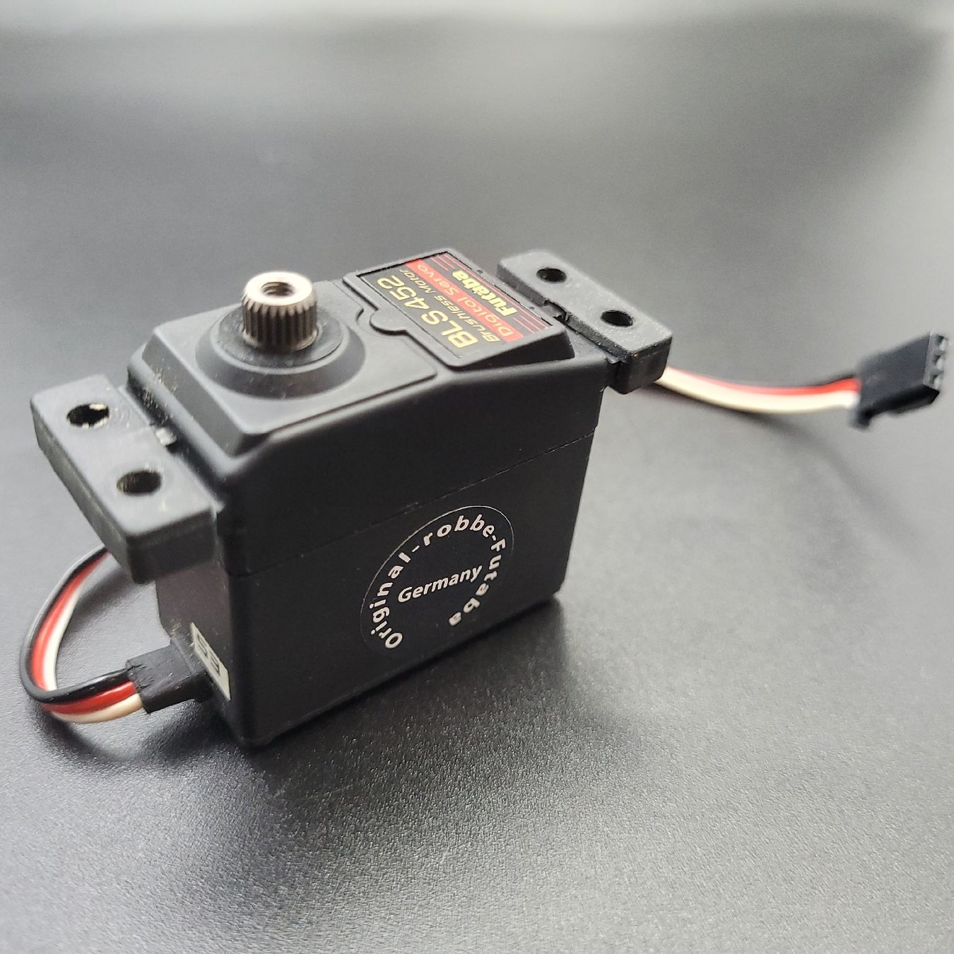 Futaba Telecomando: Servo brushless Futaba BLS452 – Usato da Malleray venduto da pixeleleven