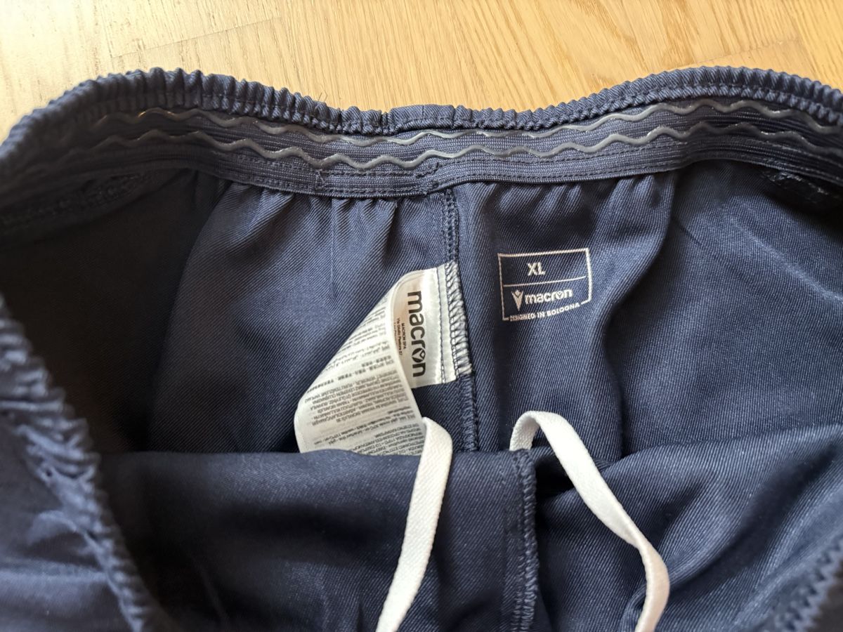 Pantaloni: Macron Rugby Shorts XL – Usato da Glattpark(Opfikon) venduto da Sonyc 1