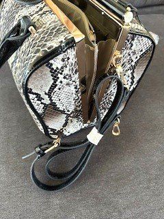 Sacs femmes: +  neUe  TasChe  + – Neuf avec emballage d'origine à Winkel par zeho 1
