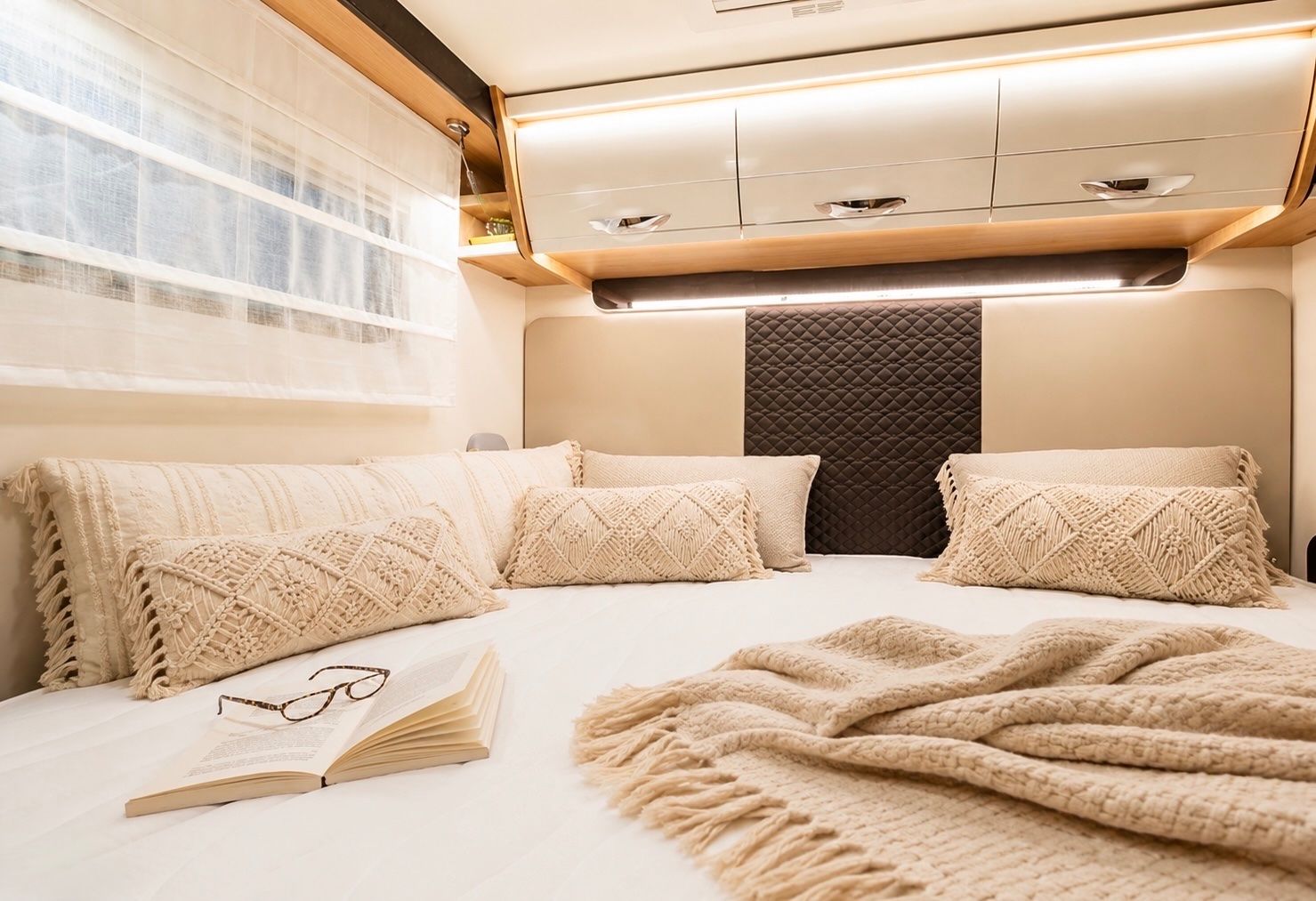 Véhicules de camping: Wohnmobil zu vermieten 6 Plätzer – D'occasion à Aeschiried par Camperfeeling 1