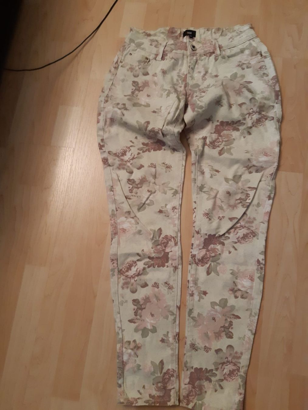 Pantaloni: MARKENHOSEN, DAMEN, Gr.36+S, 2stk. – Usato da Sachseln venduto da jocaso 3