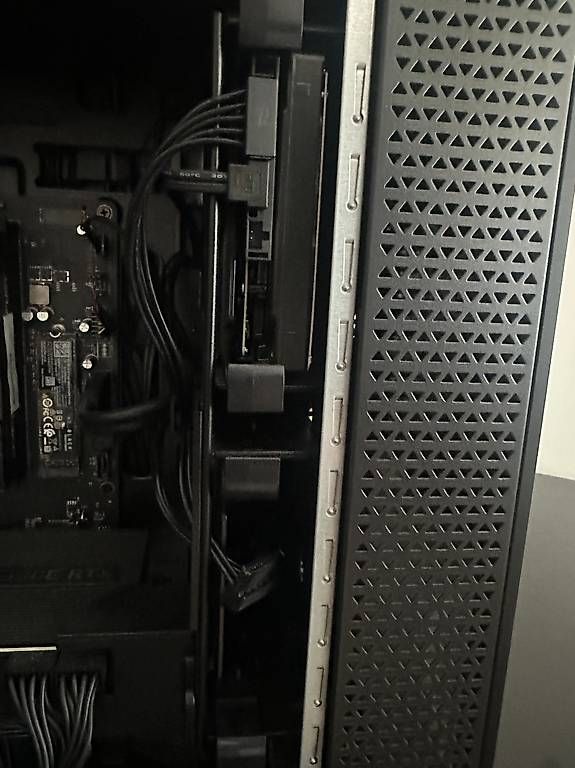 Hewlett Packard PC: HP OMEN 30L – Usato da Hergiswil NW venduto da R.McFarlane 2