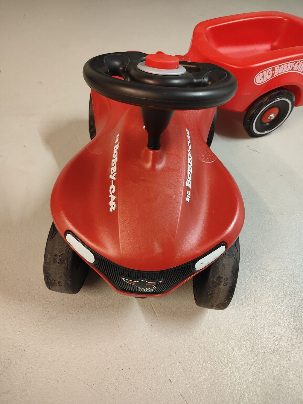 Big Veicoli per bambini: Bobby Car mit Anhänger in rot – Usato da Mettmenstetten venduto da fez_2c5b 1