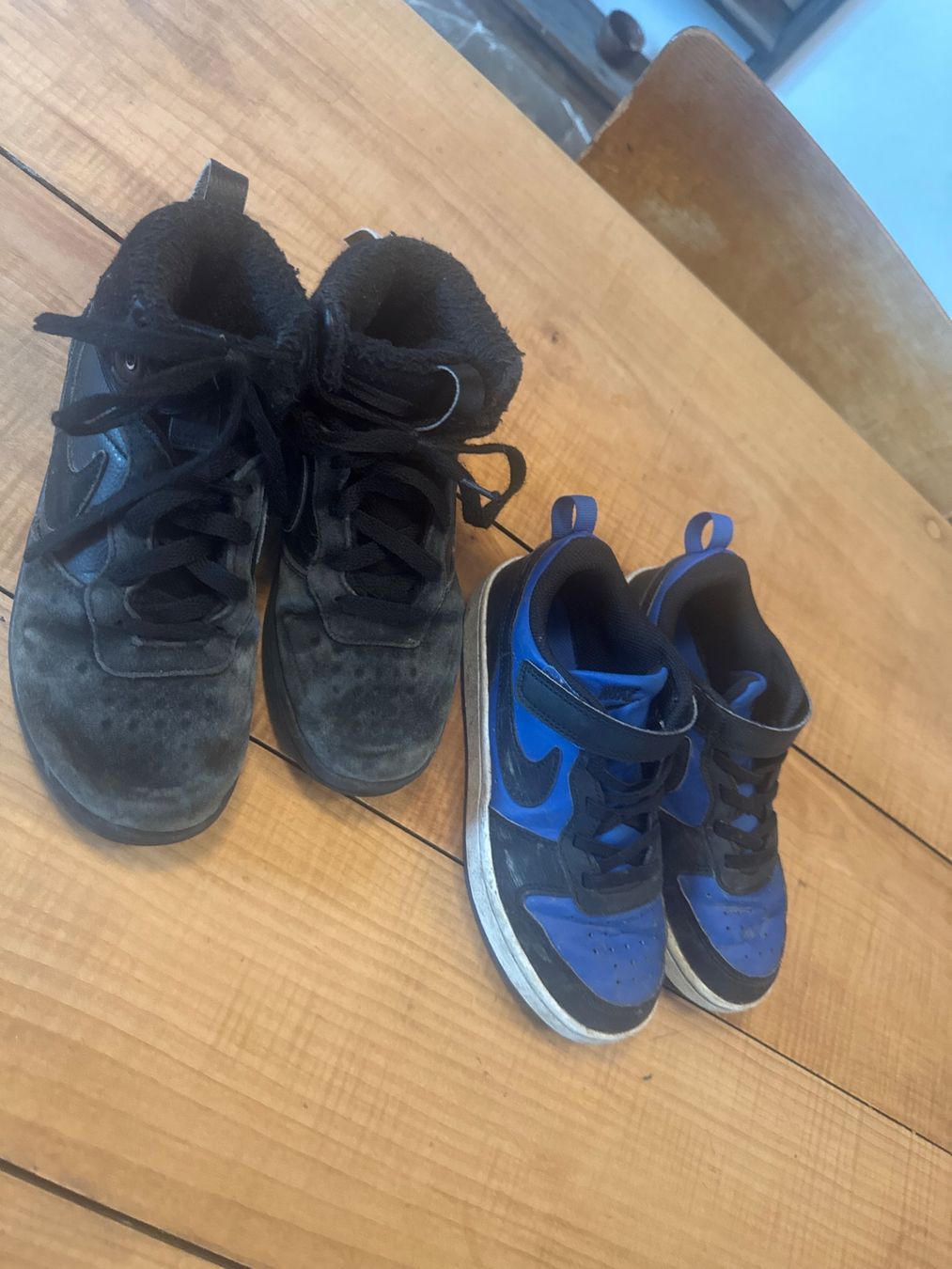 Nike Scarpe per ragazzi: 2 nike schuhe – Usato da Berikon venduto da Micheli8965 1