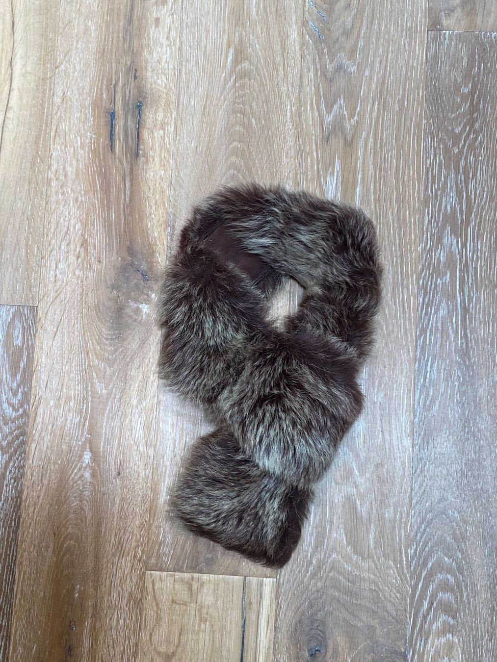 Foulard & Sciarpe: Great brown sheepskin scarf – Nuovo (secondo la descrizione) da Grund b. Gstaad venduto da PlageNeigeplus 2