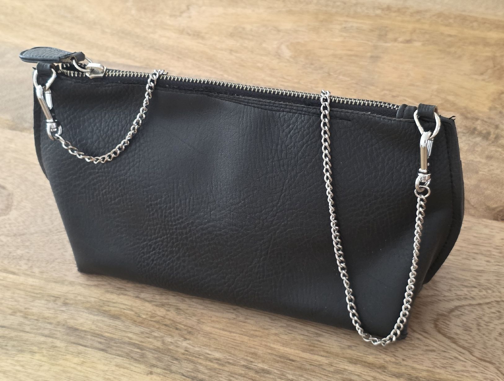Borse da donna: Tasche schwarz Kunstleder Kette OVS. – Usato da Rheinsulz venduto da Gilea