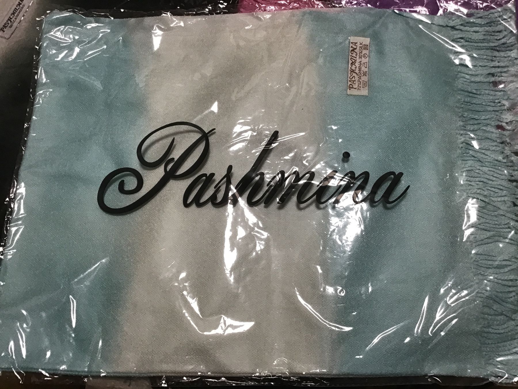 Foulards & écharpes: Lot de 16 écharpes pashmina en liquidation – Neuf avec emballage d'origine à Lausanne par topthai 2