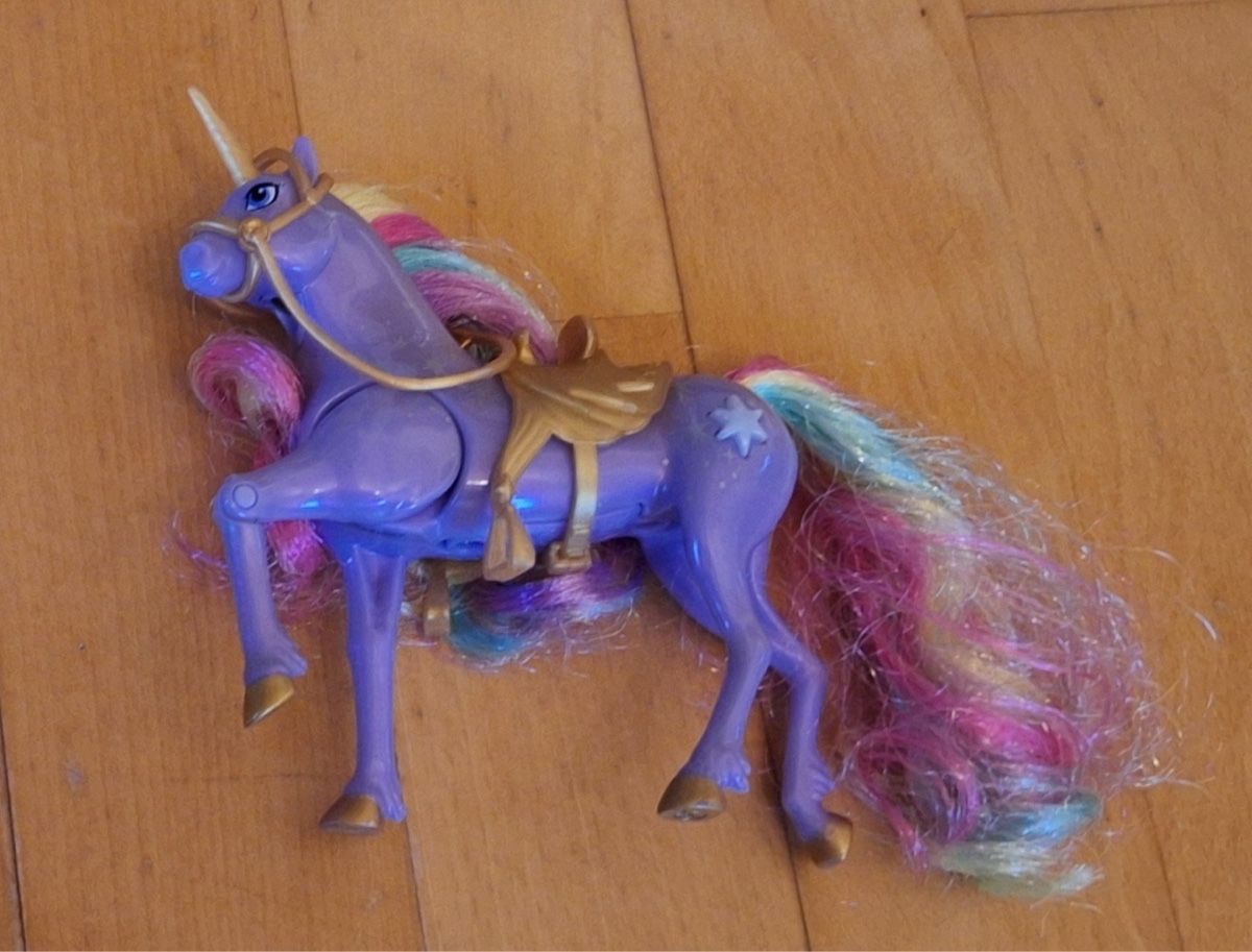 Statuette: Unicorn Academy Pferd Wildstar – Usato da Suhr venduto da adipren.2009