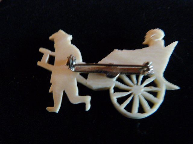 Broches & Aiguilles: Asiatische Rikscha-Brosche, vintage – D'occasion à Nunningen par Fashion-Ave51 1